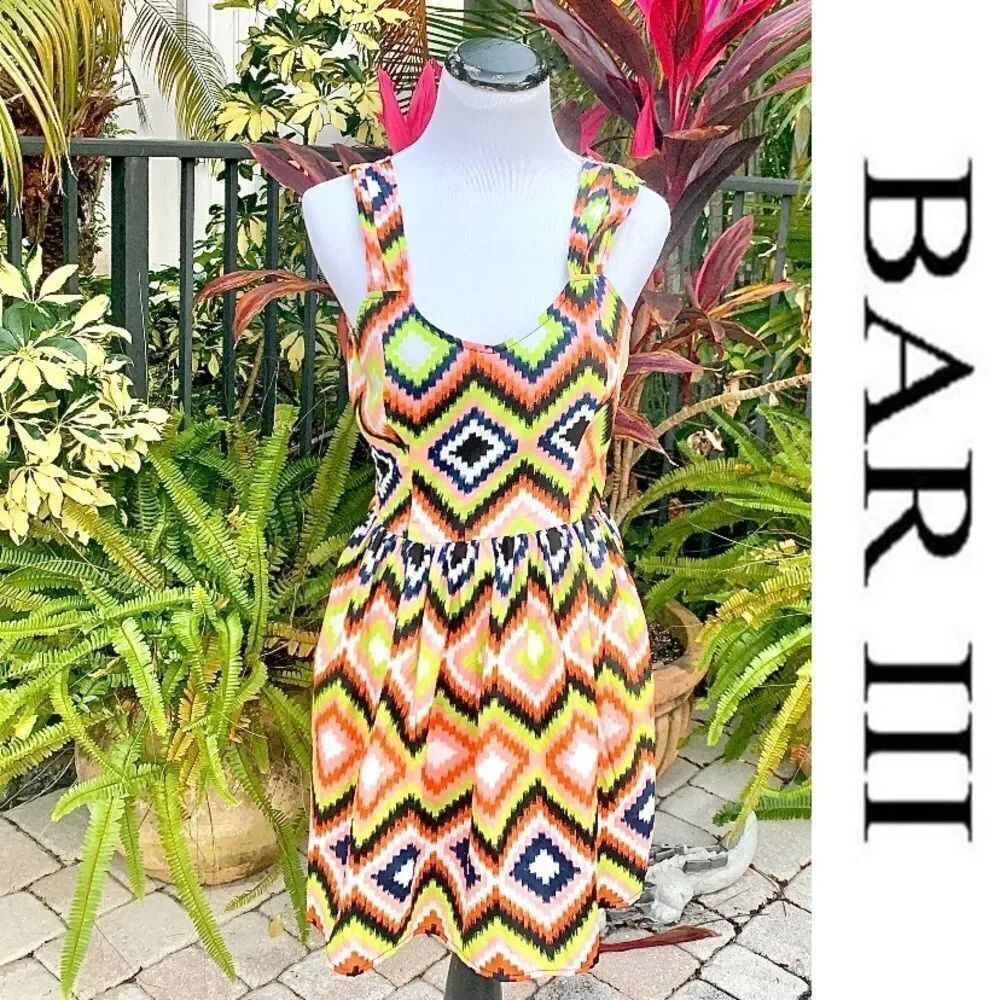 🍍3/$15🍍 Bar III Colorful Back Cutout Dress